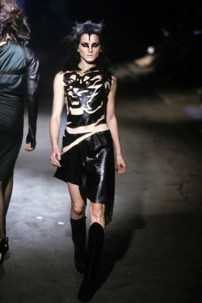 Look 13